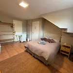A 5 Minutos De Ifema Y 10 Del Aeropuerto, Habitacion Y Bano Privado Con Entrada Independiente